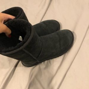 women’s uggs size 6